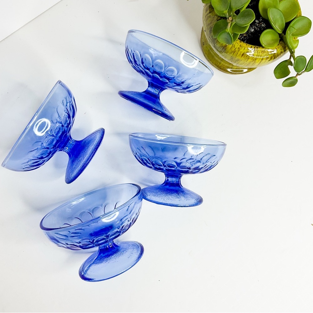 Set of 4 Vintage Blue Glass Dessert Bowls - Picture 3 of 7